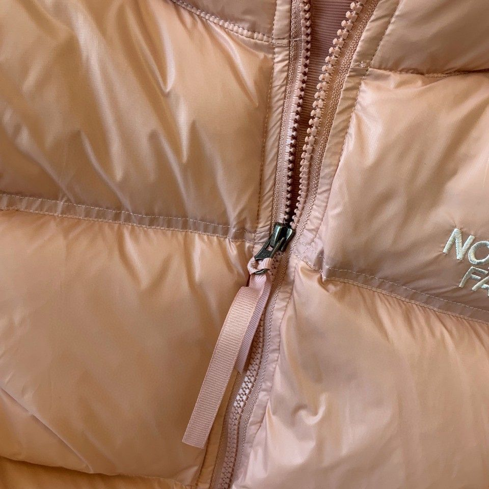 The North Face Cropped Puffer Down Jacket, Light Pink Quilted Stand Collar Winter Coat with Embroidered Logo
