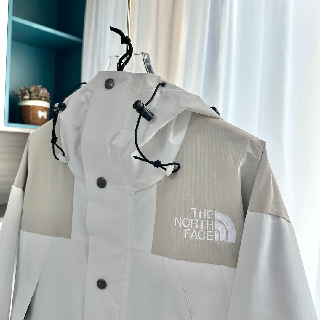 The North Face Hooded Mountain Jacket, White and Light Beige Colorblock Outdoor Windbreaker