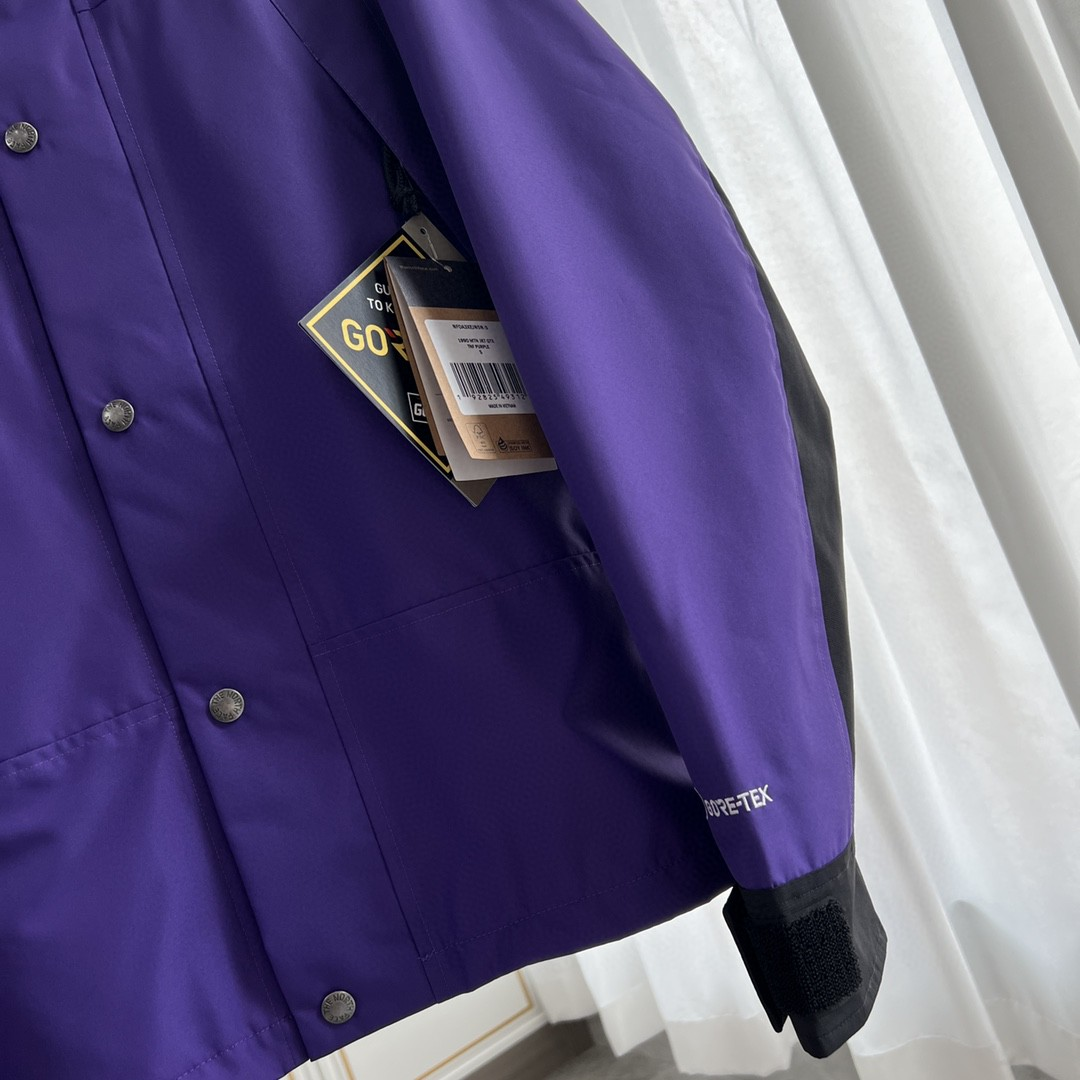 The North Face GORE-TEX Waterproof Hooded Mountain Jacket, Purple and Black Colorblock Outdoor Windbreaker