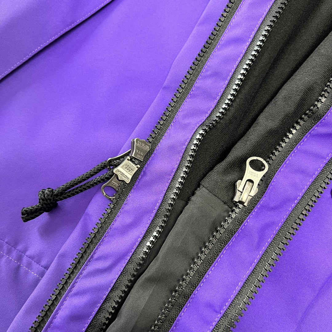The North Face GORE-TEX Waterproof Hooded Mountain Jacket, Purple and Black Colorblock Outdoor Windbreaker