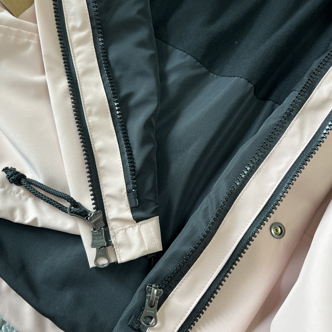 The North Face GORE-TEX Waterproof Hooded Mountain Jacket, Pink and Black Colorblock Outdoor Windbreaker