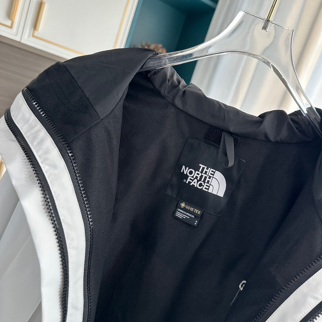 The North Face Hooded Mountain Jacket, White and Light Beige Colorblock Outdoor Windbreaker