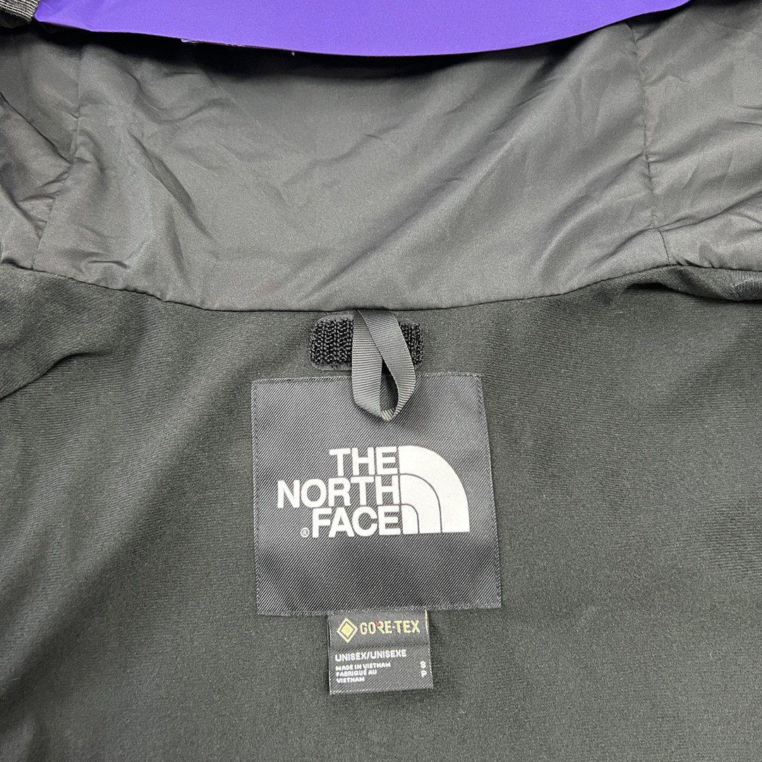 The North Face GORE-TEX Waterproof Hooded Mountain Jacket, Purple and Black Colorblock Outdoor Windbreaker